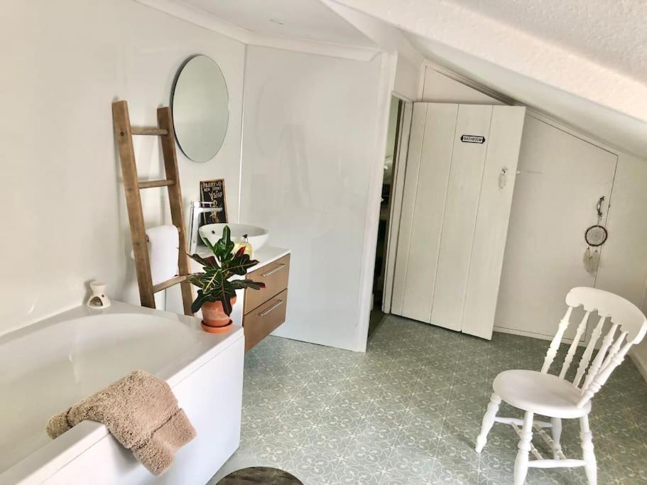Вилла Cosy Farmhouse Escape In Monmouthshire Wolves Newton Экстерьер фото